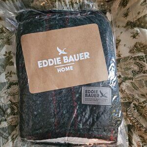 New Eddie Bauer plaid Boucle throw blanket